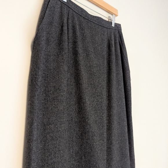 Evan Picone Vintage 100% Wool Charcoal Skirt - Picture 4 of 4